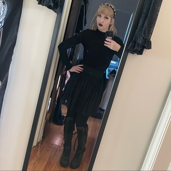 Meet your Posher, Em - Picture 3 of 16